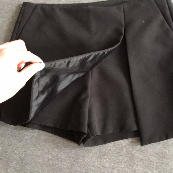 Black Zara Skorts - Picture 5 of 6
